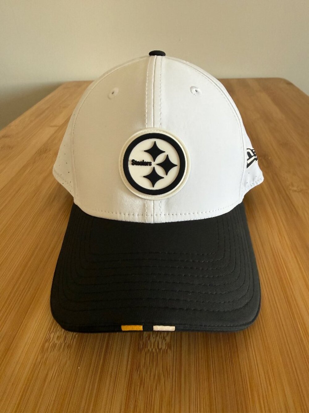 Pittsburgh Steelers New Era 39thirty medium-large baseball cap white black